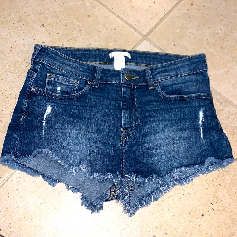 H&M distressed classic jean short , Great condition